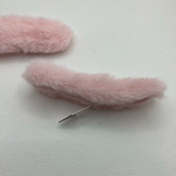 Two Pink Fuzzy Barrettes *2/12$* - Picture 2 of 4